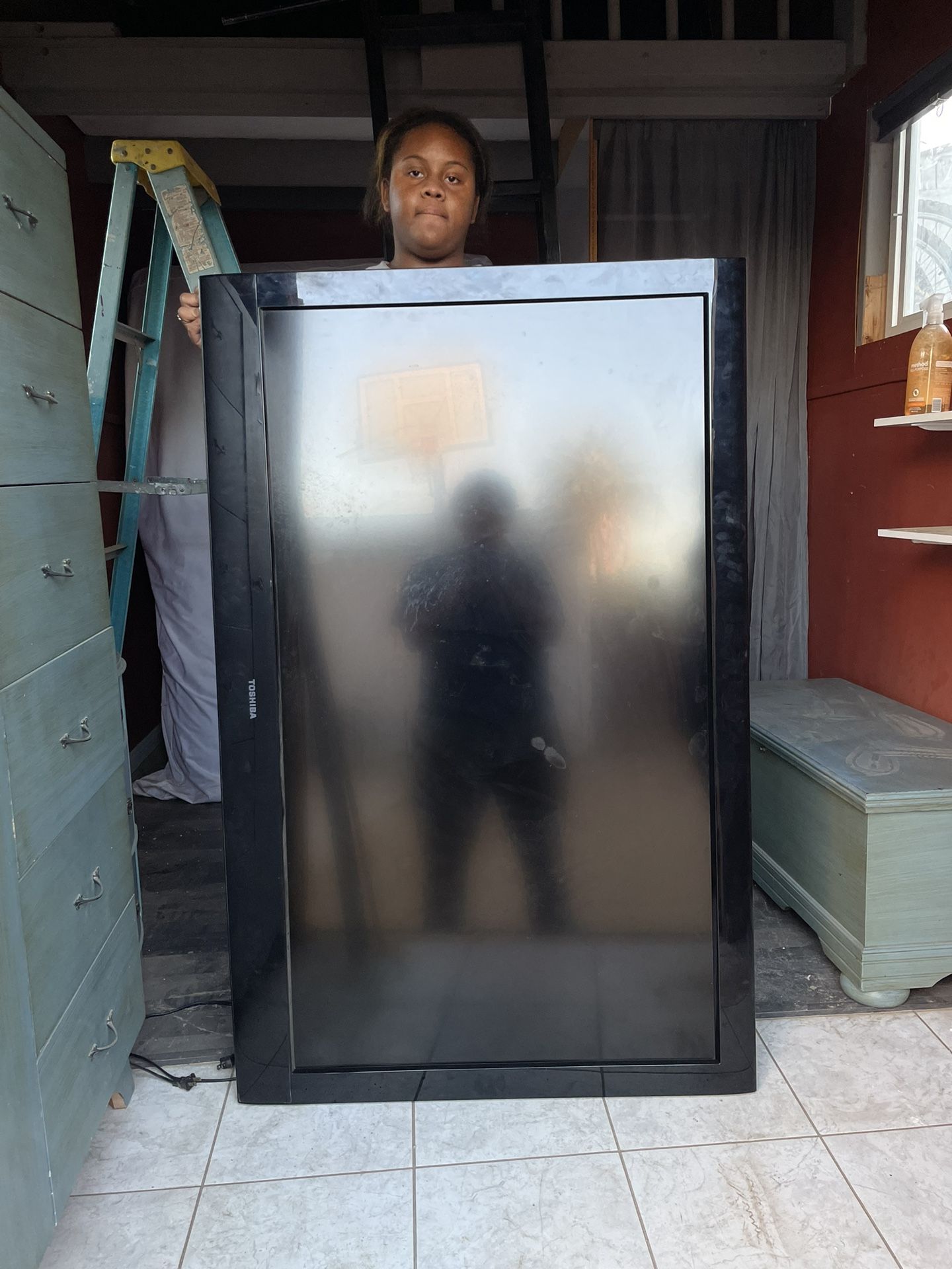 2009 TOSHIBA 55” TV