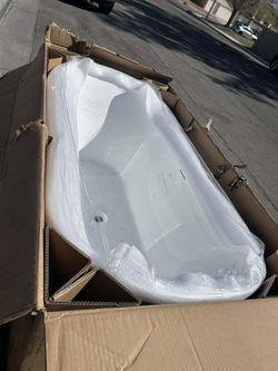 New 60x32 Bathtub In Box  freestanding