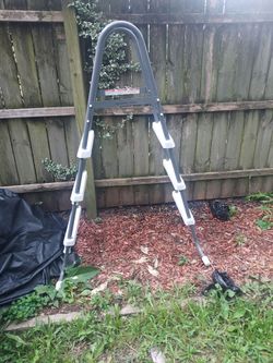 Pool ladder
