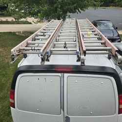 24' Fiberglass Ladder