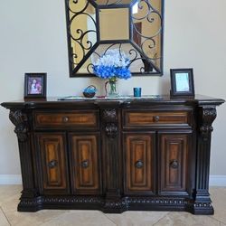 Luxury solid wood entryway
console table with storage - used,
very good condition
