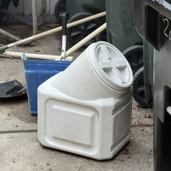 Dog Food Container 