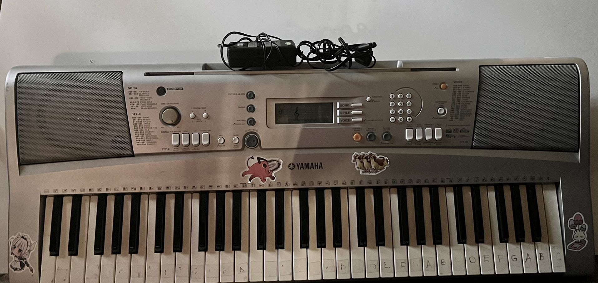 Yamaha 61-Key Portable Electronic Keyboard (PSR-e313) w/ Stand