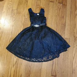 Girl dress size 4