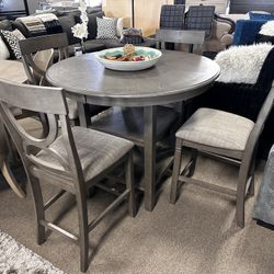 Stunning Dining Set! $499! Easy Financing! ✅✨☎️ 