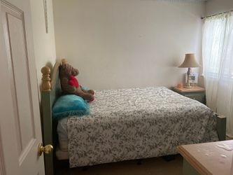 Bedroom set