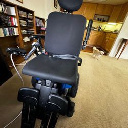 Quantum J4 Electric Wheelchair-See Pic-2021 Invoice-Paid>$13,000. Barely Used; Battery & Charger