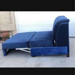 Love seat/fulton with pull out bed $ 430 obo no Lowballing Cash Only