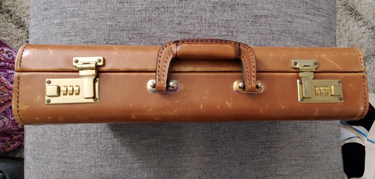 St. James Vintage Tan Leather Attache 18" Briefcase