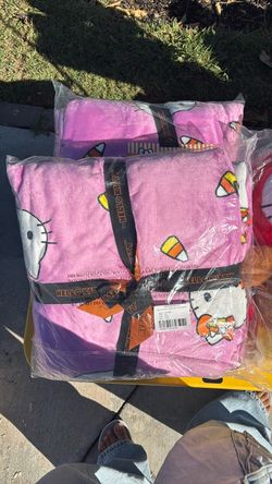 Hello kitty blanket
