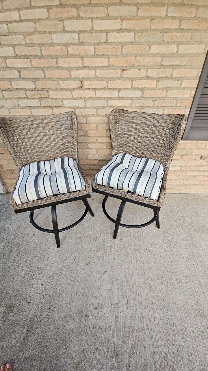 Set Of 2 Wicker Swivel Outdoor Chairs - NEW