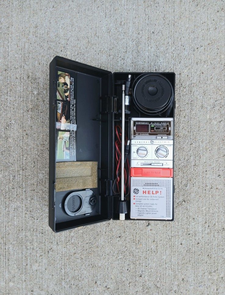 GE HELP! 40 Channel 2-Way Emergency/CB Radio
