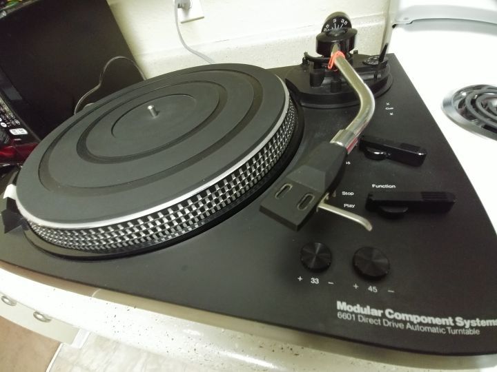 VINTAGE MCS 6601 DIRECT DRIVE TURNTABLE made by TECHNICS