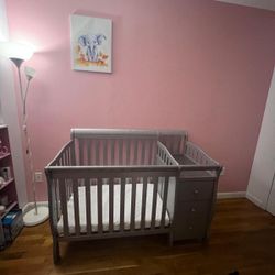 Baby Crib With Changing Table And Mattress 