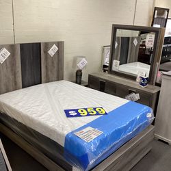 4 Pc Queen size Bedroom Set