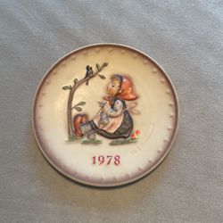 Goebel Hummel RARE 1978 Annual Porcelain Collector Plate