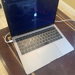 2019 MacBook Air 13 inch like new space gray