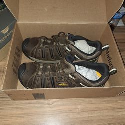 Brand New Keen Men's Size 14 Hiking  Shoes In The Box.. Make Offer!!