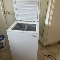 Chest Freezer works Great
