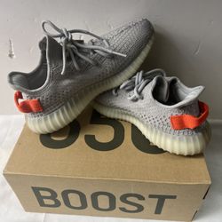 Yeezy Boost 350 Size 6.5. ##4519