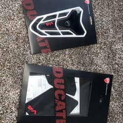 Ducati V4 Tank Grips 