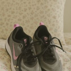 Brand New Nike Experience 8's Size 7.5