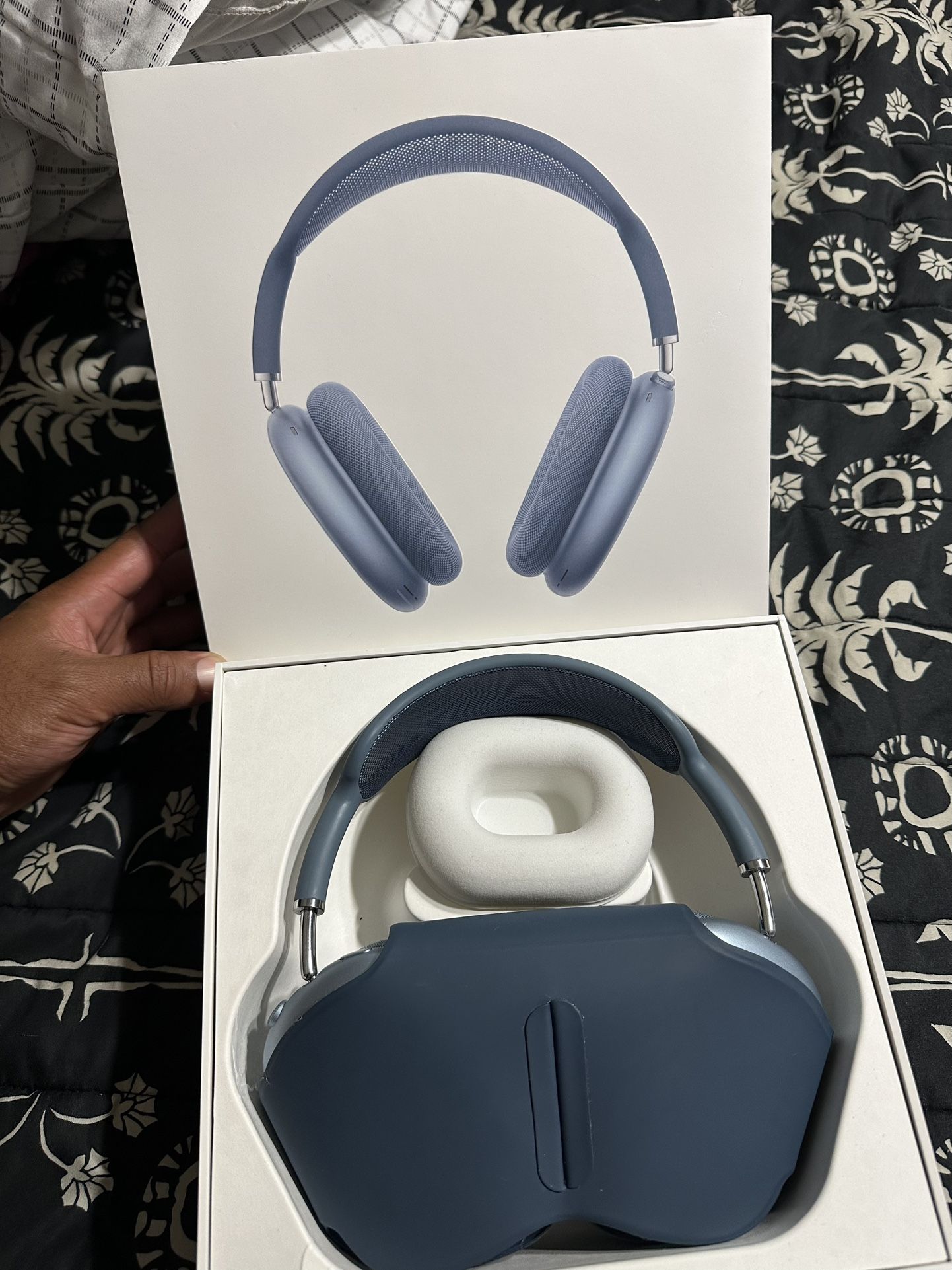 Air Pod Max Used 3 Times
