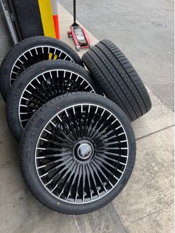 24” Inch GIOVANNA Wheels for Cadillac Escalade suburban tahoe gmc sierra silverado with tires