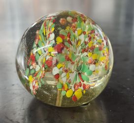 Nice Vintage Glass Flower Paperweight