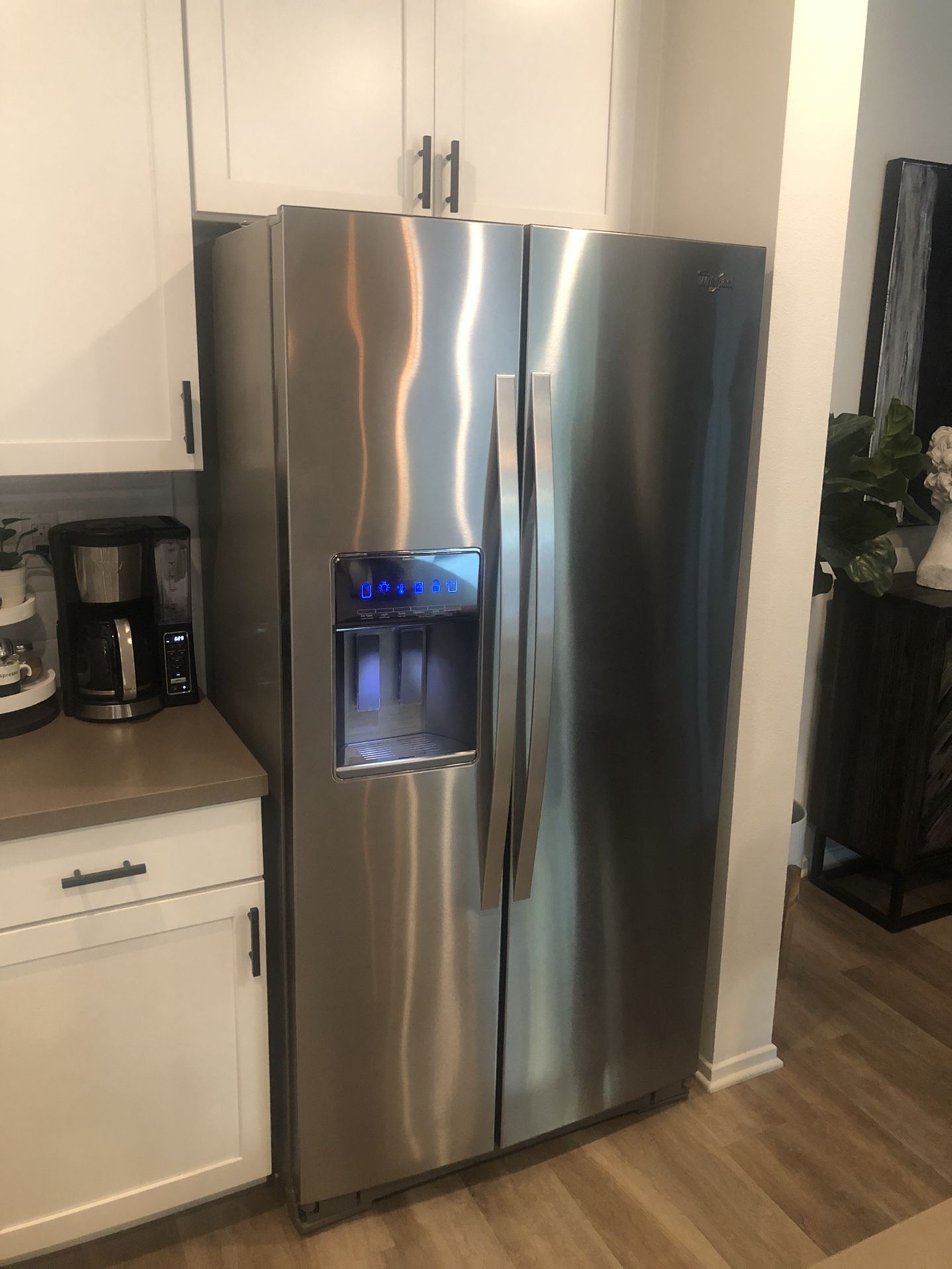 Whirlpool Refrigerator for Sale in Vista, CA OfferUp