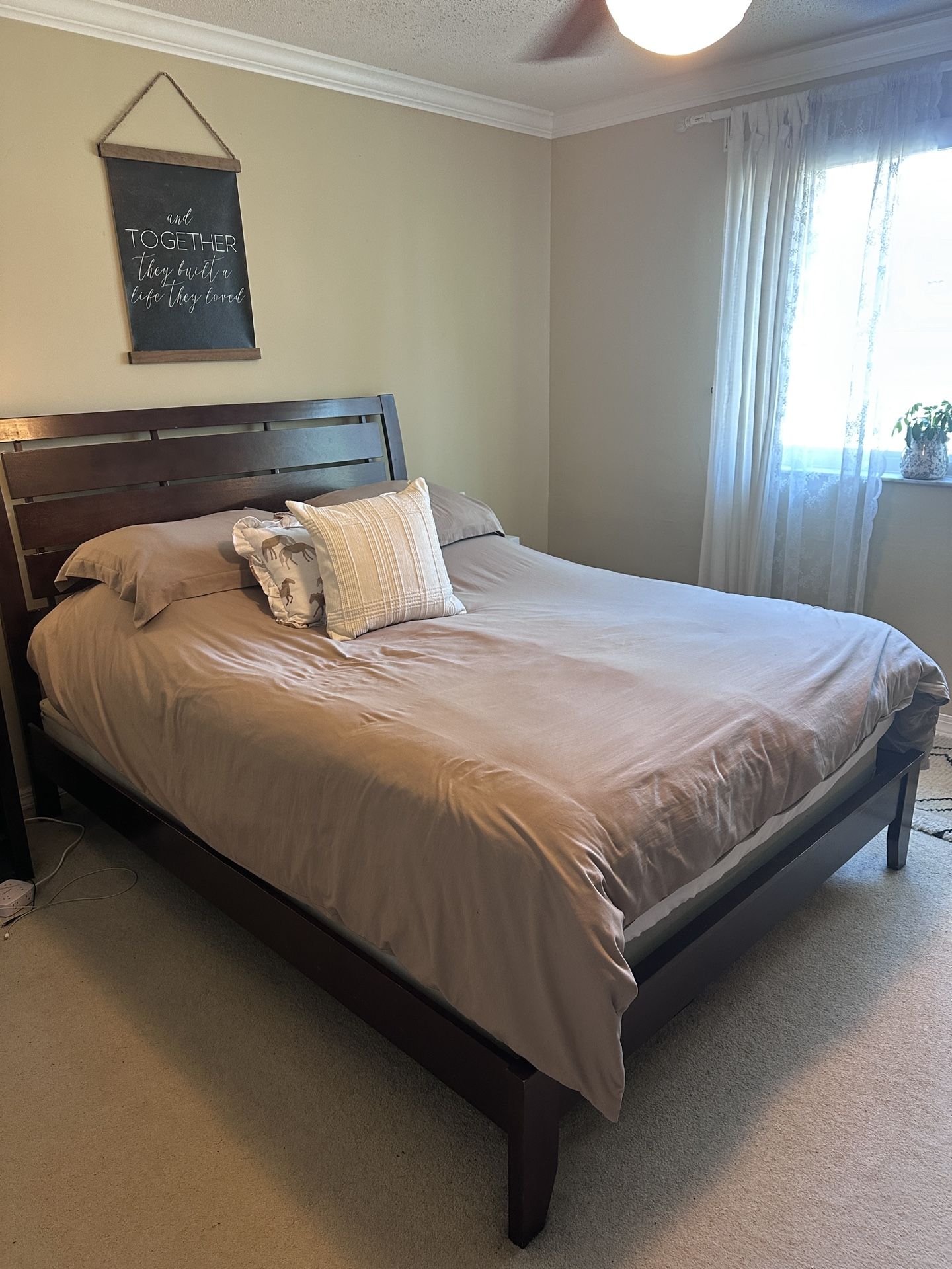 Queen Size Bedroom Set 