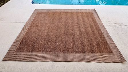 Outdoor rug