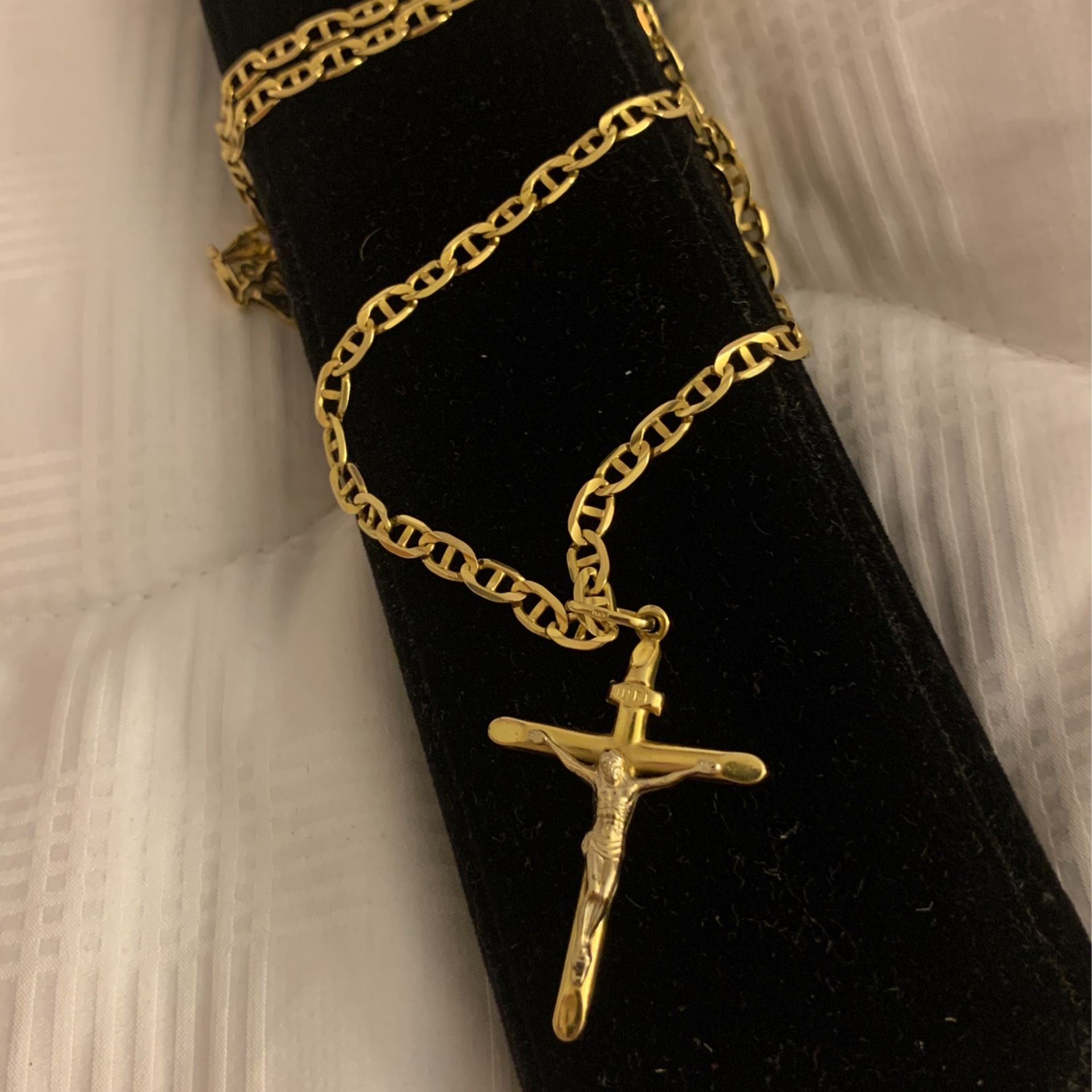 22in Solid 14k Gold Mariner Chain With Crucifix (19+grams)