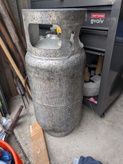 Tow Motor Propane Tank Empty. Works.