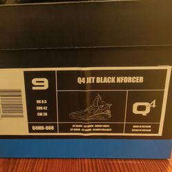 Q4 mens shoes New in Box