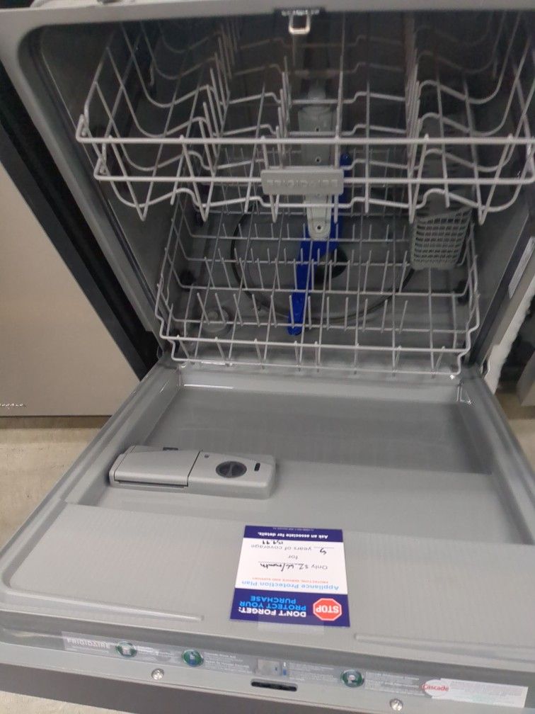 Frigidaire Built in Dishwasher FFCD2418US Retail $679 SAVE $339