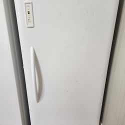 Frigidaire Upright Deep Freezer