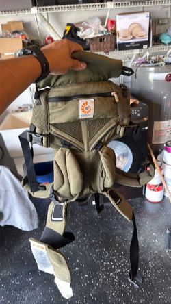 Ergo baby carrier