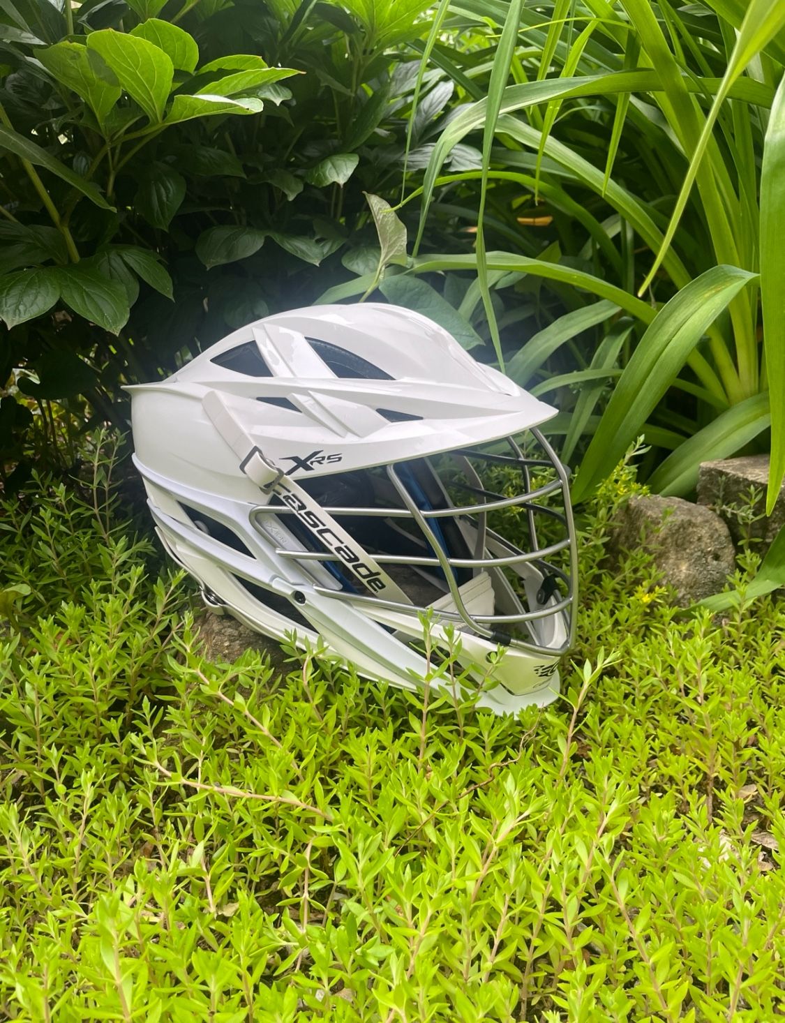 Cascade XRS white lacrosse helmet