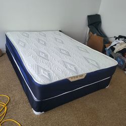 NEW FULL-SIZE MATTRESS AND BOX SPRING 💤