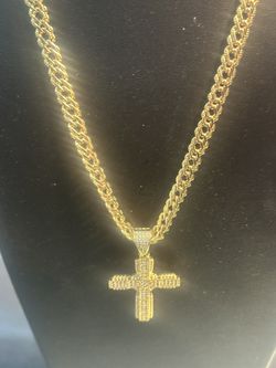 Gold plated taurish free non fading cross necklace