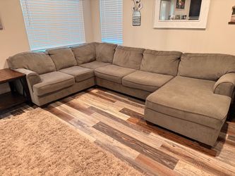Large Gray Fabric Sectional Sofa with Chaise