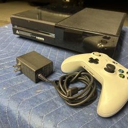 XBOX ONE model 1540 Video Game Console 
