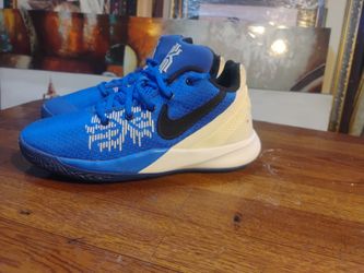boys Nike size 3.5y $20