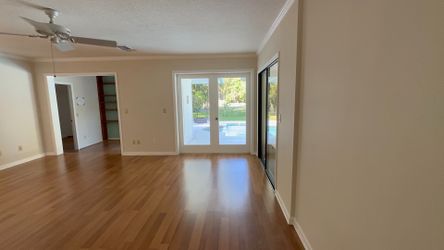 550 sq Ft Laminate Flooring