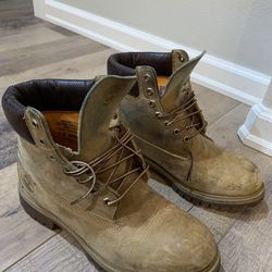 Men’s Size 9 Timberland Boots 