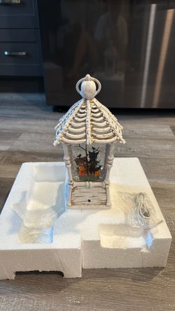 Halloween Lantern, Roman Lighted Swirl