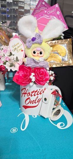 Last Minute Mother's Day Gift! 🌹 $15 Includes Purse/Bag Pendant, 24k Eye Mask and Lip Mask & Keychain Lipstick Holder. Located on 51st Ave and Southe