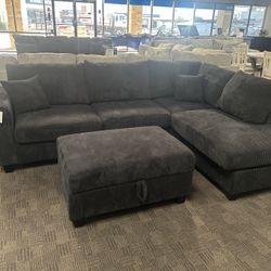 Black Sectional W/ Storage Ottoman