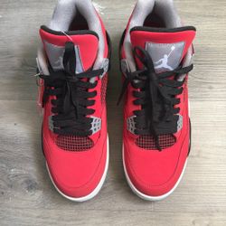 Jordan 4 (Fire Red) 